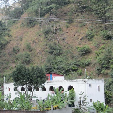 Swami Samarpan Ashram Acomodação com café da manhã Rishīkesh Exterior foto