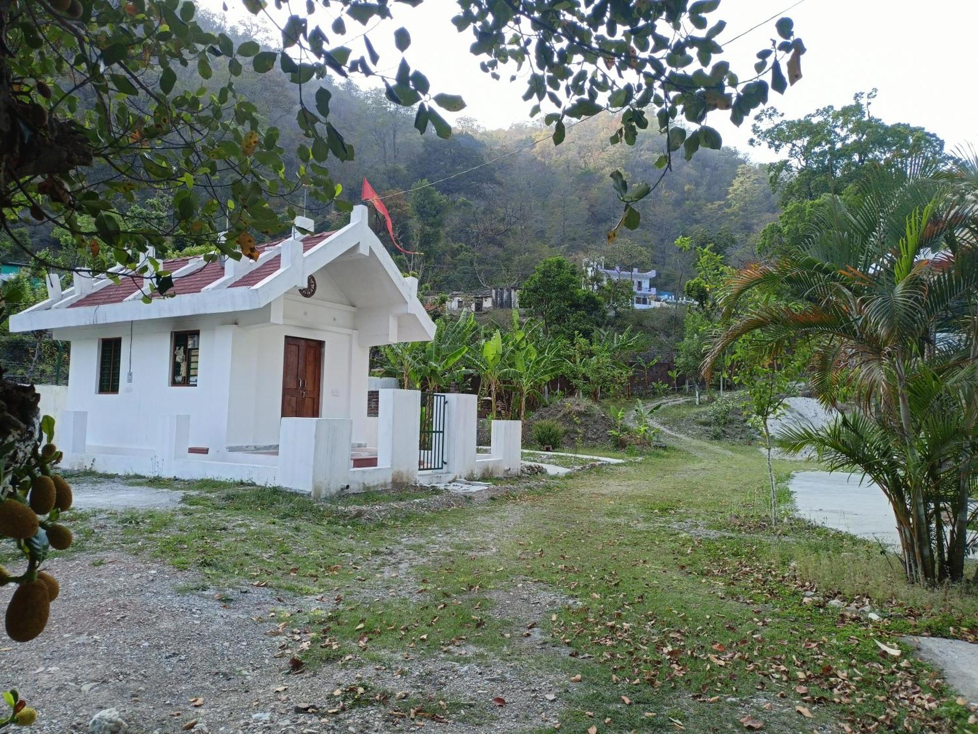 Swami Samarpan Ashram Acomodação com café da manhã Rishīkesh Exterior foto